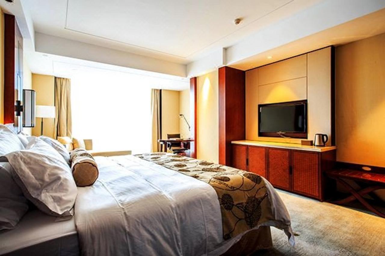 Ramada Jiaxing Hotel Exterior photo